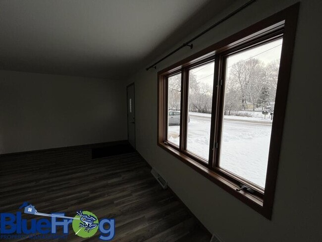 Building Photo - 646 Woodlawn Dr