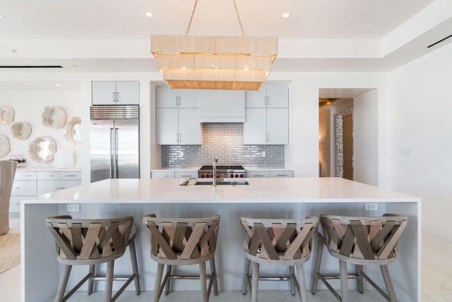 Building Photo - Experience refined coastal living Alys Beach
