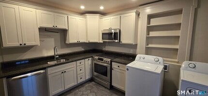 Building Photo - 50 Broad St