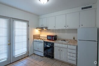 Building Photo - Apt. Apt