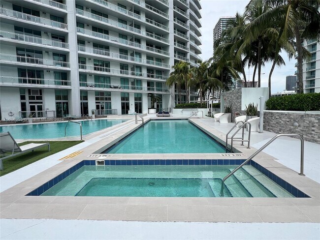 Foto del edificio - 90 SW 3rd St