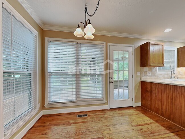 Foto del edificio - 5009 Alpha Terrace Ln