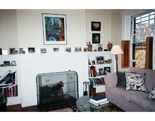 Building Photo - 38 Linnaean St
