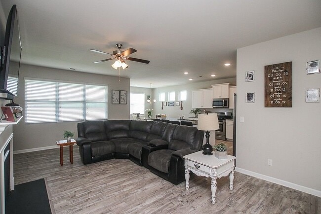 Building Photo - 203 Princeton Dr