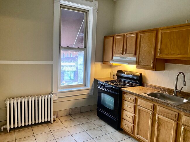 Foto del edificio - 134 E 9th St