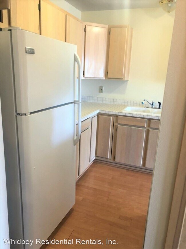 Building Photo - 2 br, 1 bath House - 729 High St - 302