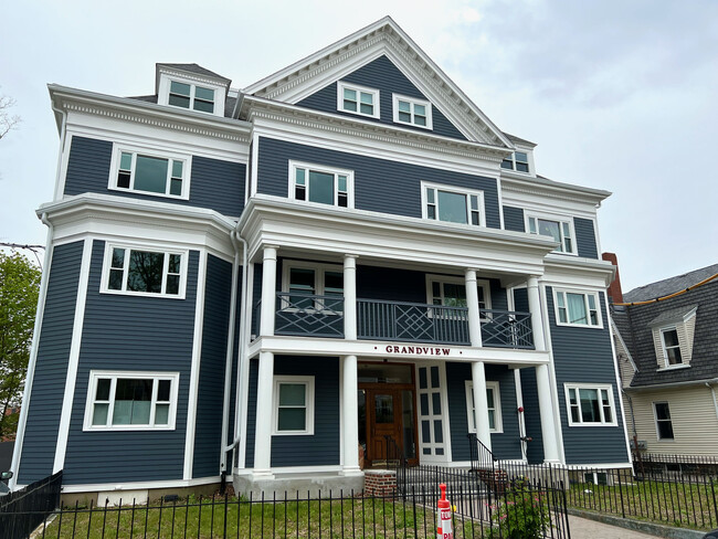 Grandview - 82 Munroe St