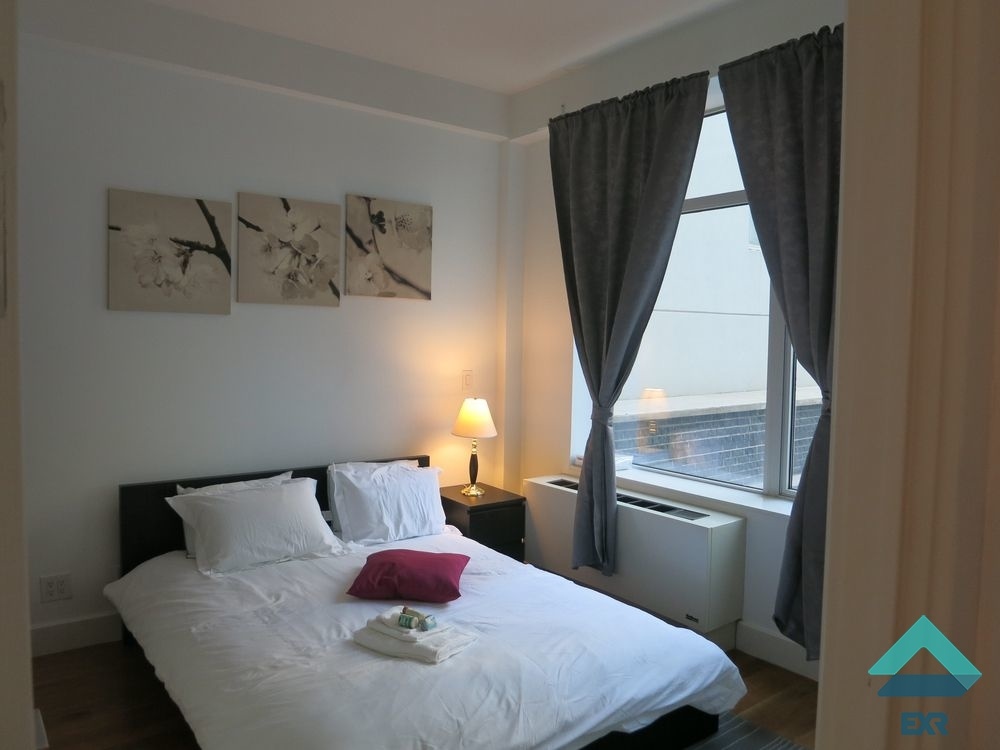 Primary Photo - 65 Ainslie St