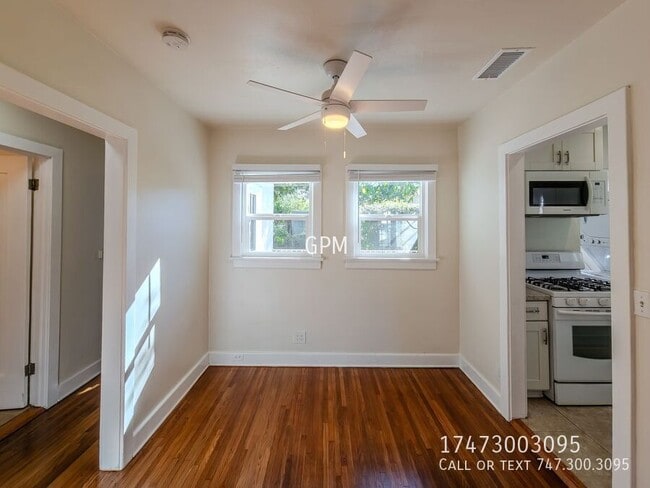 Building Photo - 1320 E Maple St