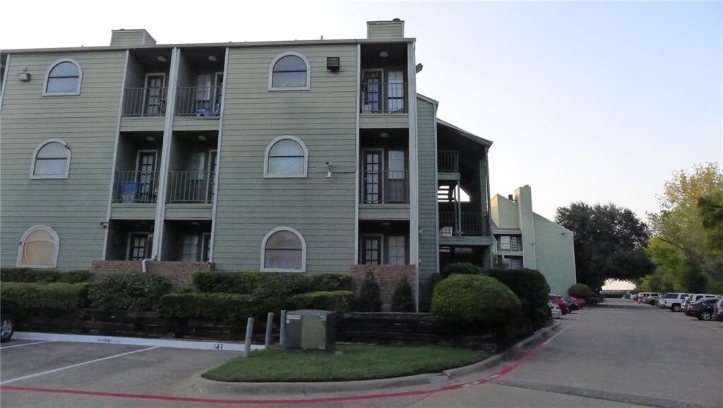 Foto principal - 6108 Abrams Rd
