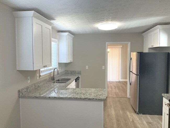 Building Photo - 4880 Fieldgreen Dr