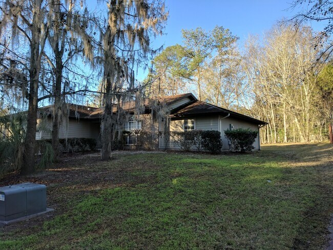 Building Photo - 428 NW 96 Way