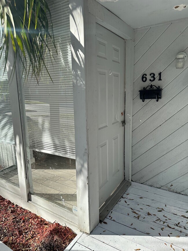 Photo - 631 Shady Ln Dr House