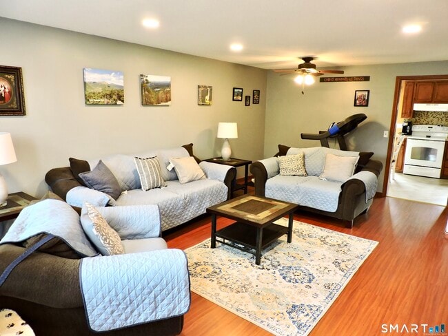 Building Photo - 2 St Marc Cir