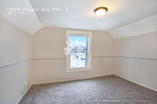 Building Photo - 1899 Palace Ave SW