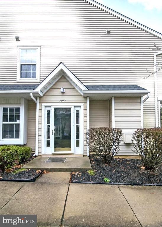 Building Photo - 2701 Saxony Dr