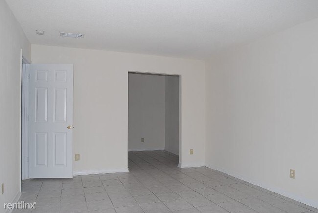Building Photo - 1 br, 1 bath Apartment - 3112 8th Ave Apt D