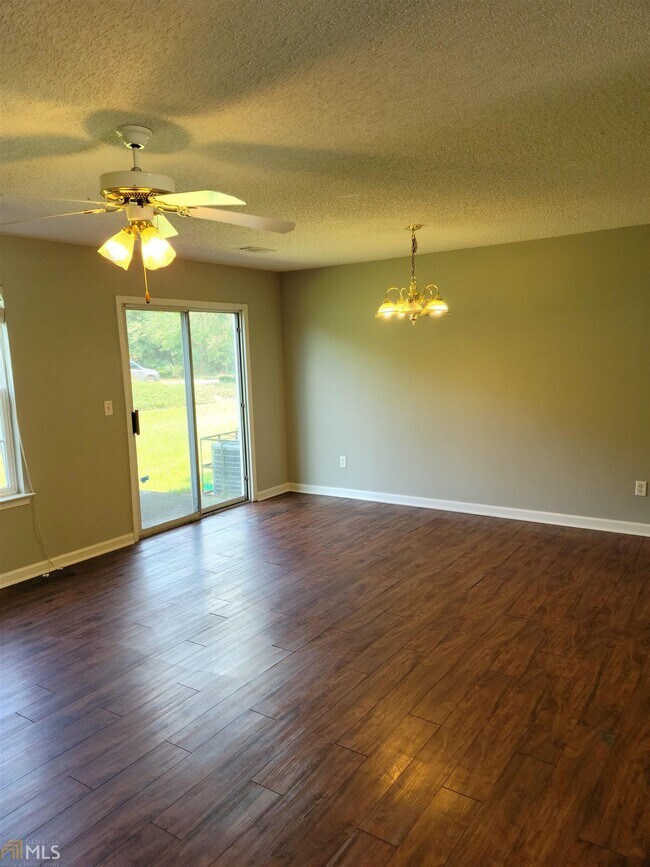 Building Photo - 5321 Creekview Way
