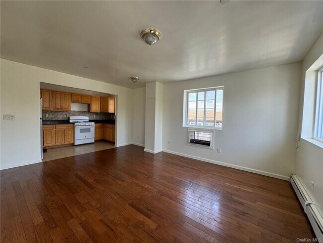 Building Photo - 2262A Ellis Ave