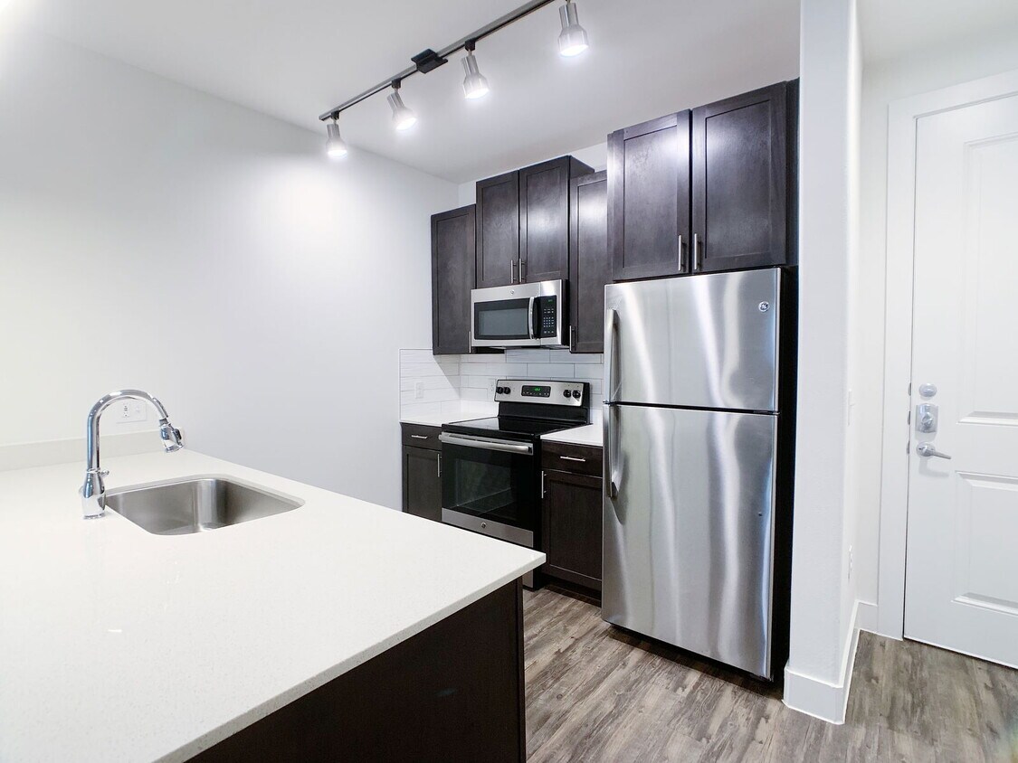 Foto principal - 3015 Gulden Ln