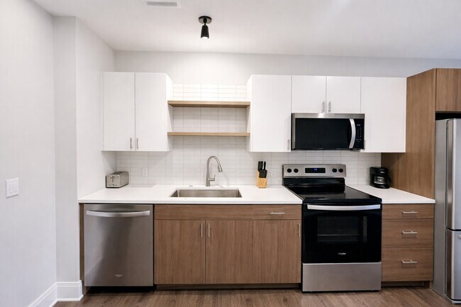 Building Photo - 4629 Capitol Ave