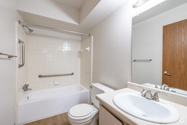 1 dormitorio, 1 baño - 78 m² - Baño - Manitou Lake Apartments