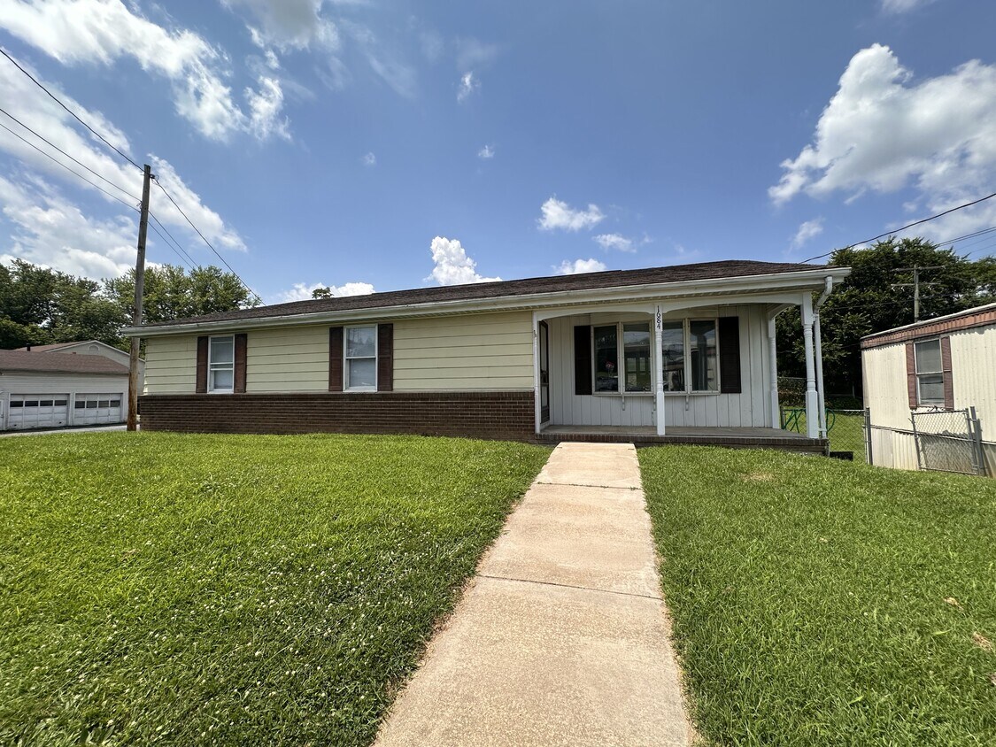 Foto principal - 1684 Winchester Ave