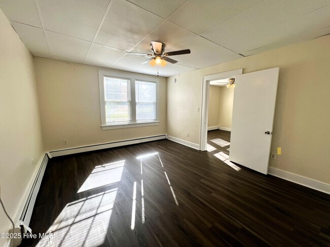 Building Photo - 1221 Carolina Ave
