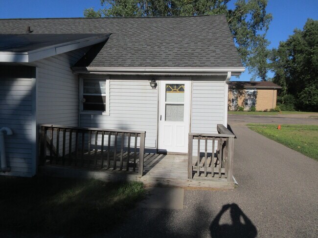 Building Photo - 719 Vincent Ct