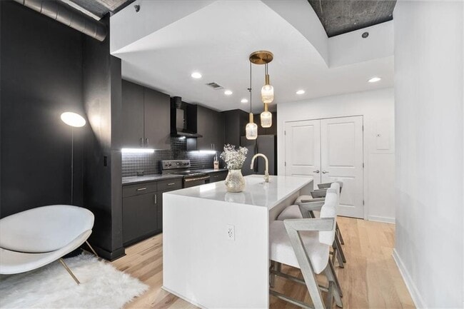 Foto del edificio - 250 Pharr Rd NE