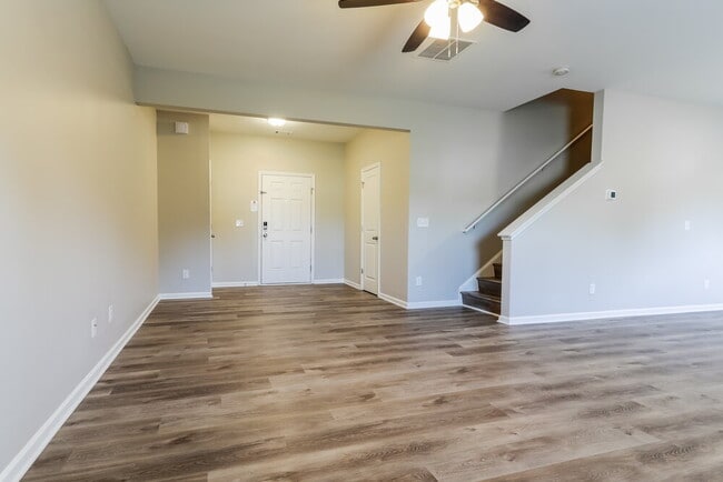 Building Photo - 531 Dianne Ct