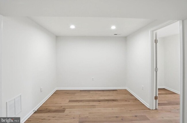 Building Photo - 36 Mapledale Ave