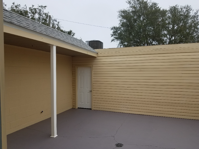 Building Photo - 8412 Williamsburg Cir