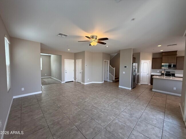 Foto del edificio - 1255 N Arizona Ave