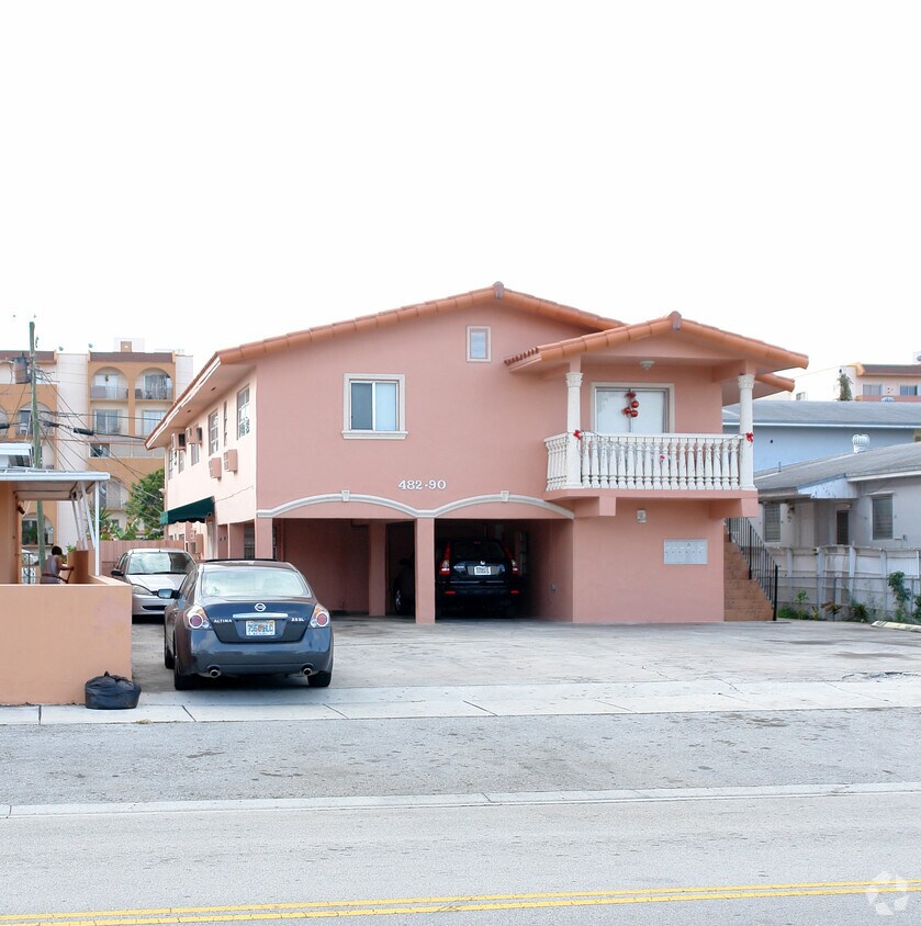 Primary Photo - 482-490 E 24th St