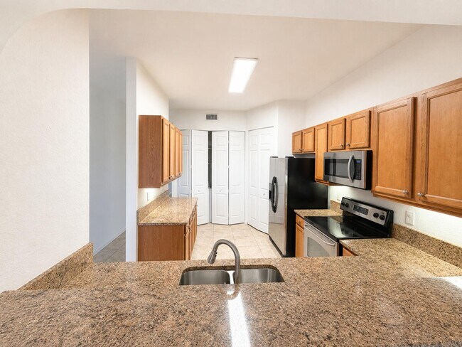 Building Photo - 3600 Oaks Clubhouse Dr