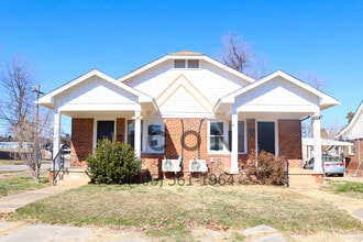 Building Photo - 3145 NW 14th St