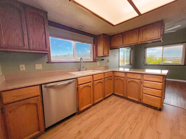 Building Photo - HOME – COTTONWOOD - VERDE VILLAGE UNITS