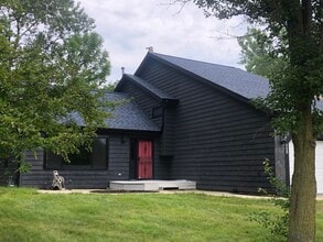 3931 Bertrand Ln