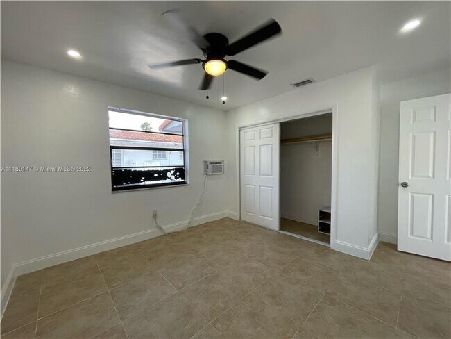 Building Photo - 2957 SW 36th Ct