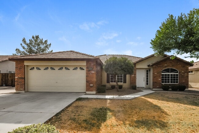 Building Photo - 4045 S Kirby Ct