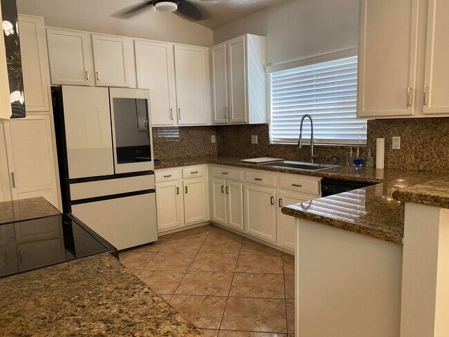 Foto del edificio - 6330 Harbour Oak Dr