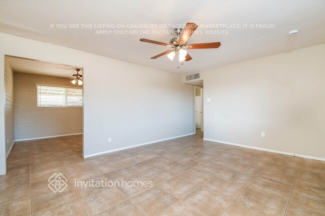 Building Photo - 1742 W 6th Dr