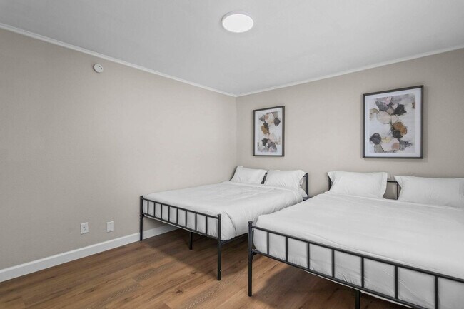 Foto del edificio - 2309 Cherry Hills Dr