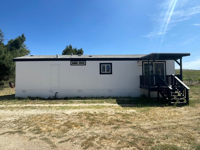 Foto del edificio - 5650 Farousse Way