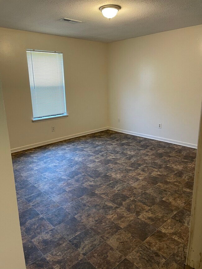 Building Photo - 105 Canvasback Dr