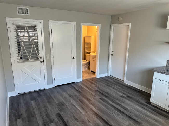 Building Photo - 8542 Hollister St