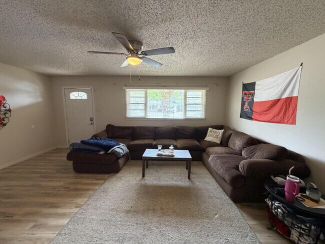 Building Photo - Spacious 4 Bed 2 bath in Central Lubbock!