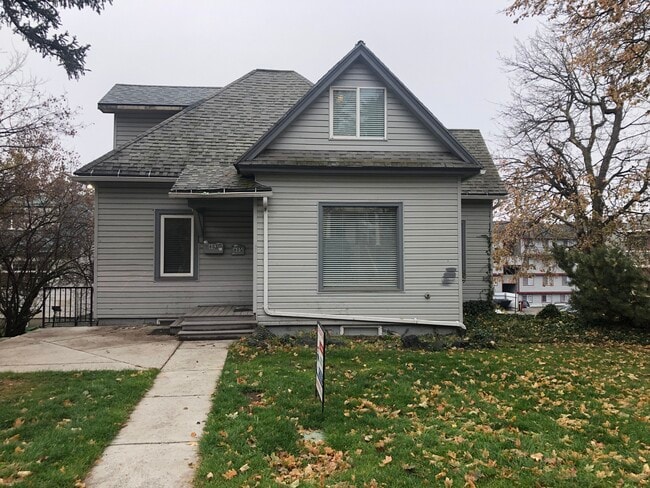 Building Photo - 603 NE Campus St