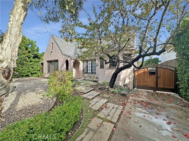 Foto del edificio - 2538 Aiken Ave